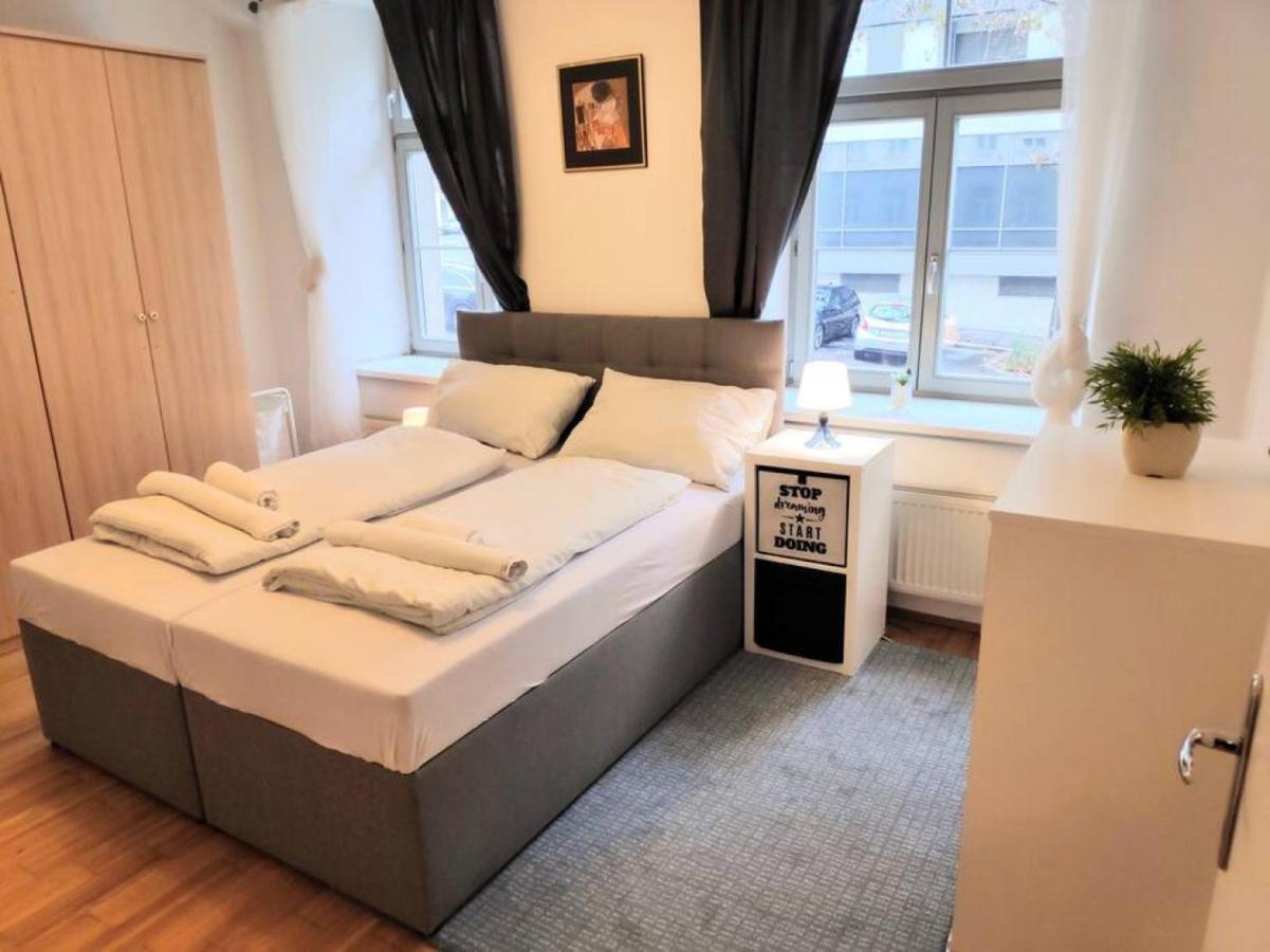 וינה Nd Exquisites Wundervolles Ruhiges Terrassenapartment Mit Garage מראה חיצוני תמונה