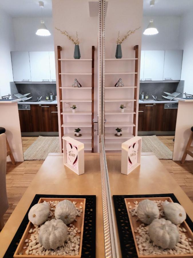 וינה Nd Exquisites Wundervolles Ruhiges Terrassenapartment Mit Garage מראה חיצוני תמונה